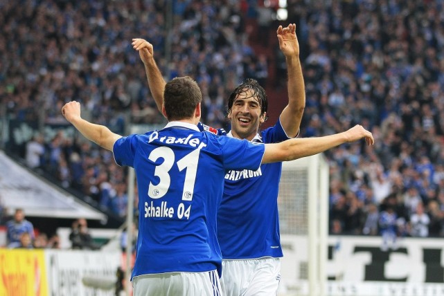 席贡献不容 席贡献不容