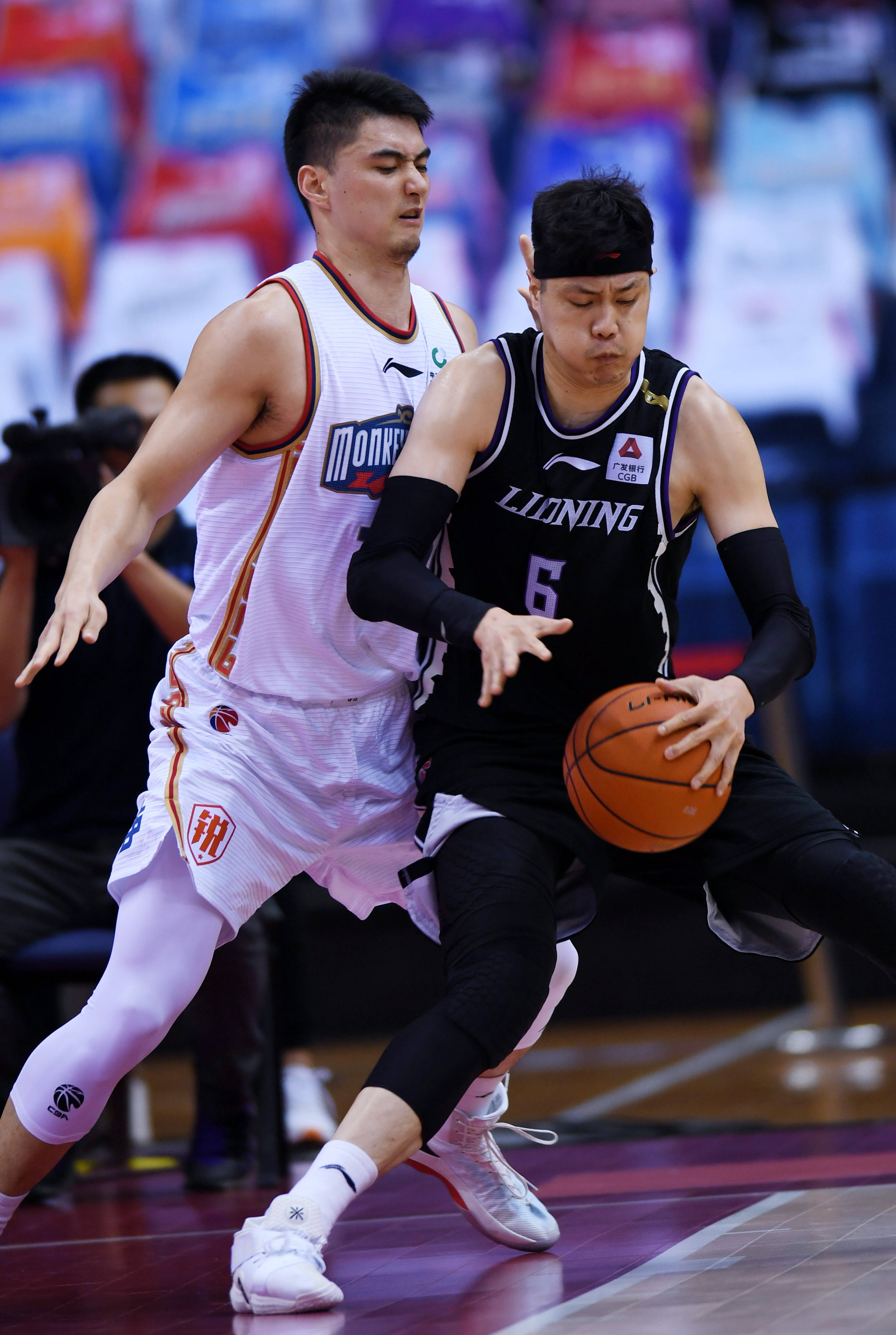 证明自己依 证明自己依